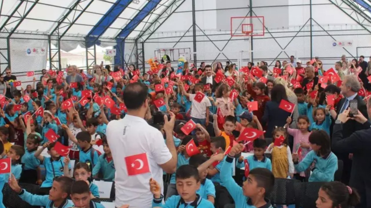 islahiye'de Depremzedelerle TOG Gönüllüleri Çocuklarla Eğlendi