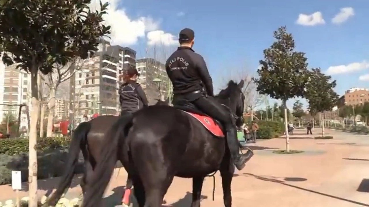 Gaziantep'te Atlı Polis Birimleri Görev Başında