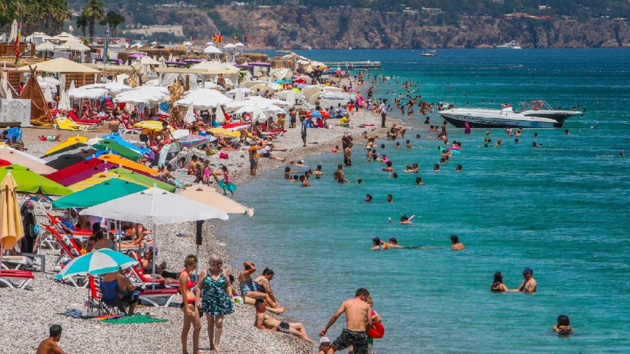 Turizm sezonu erken açıldı: Dört bayram coşkusu