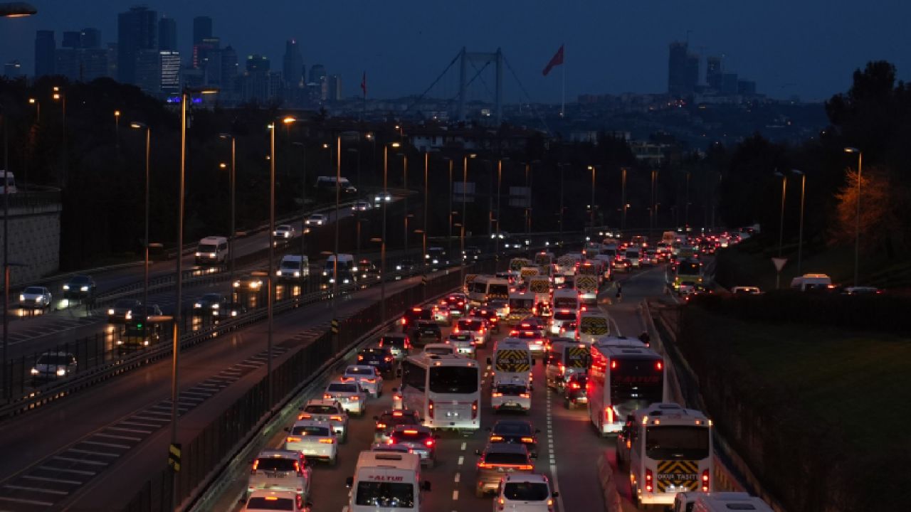 İstanbul'da Haftanın İlk Günü Trafik Yoğunluğu