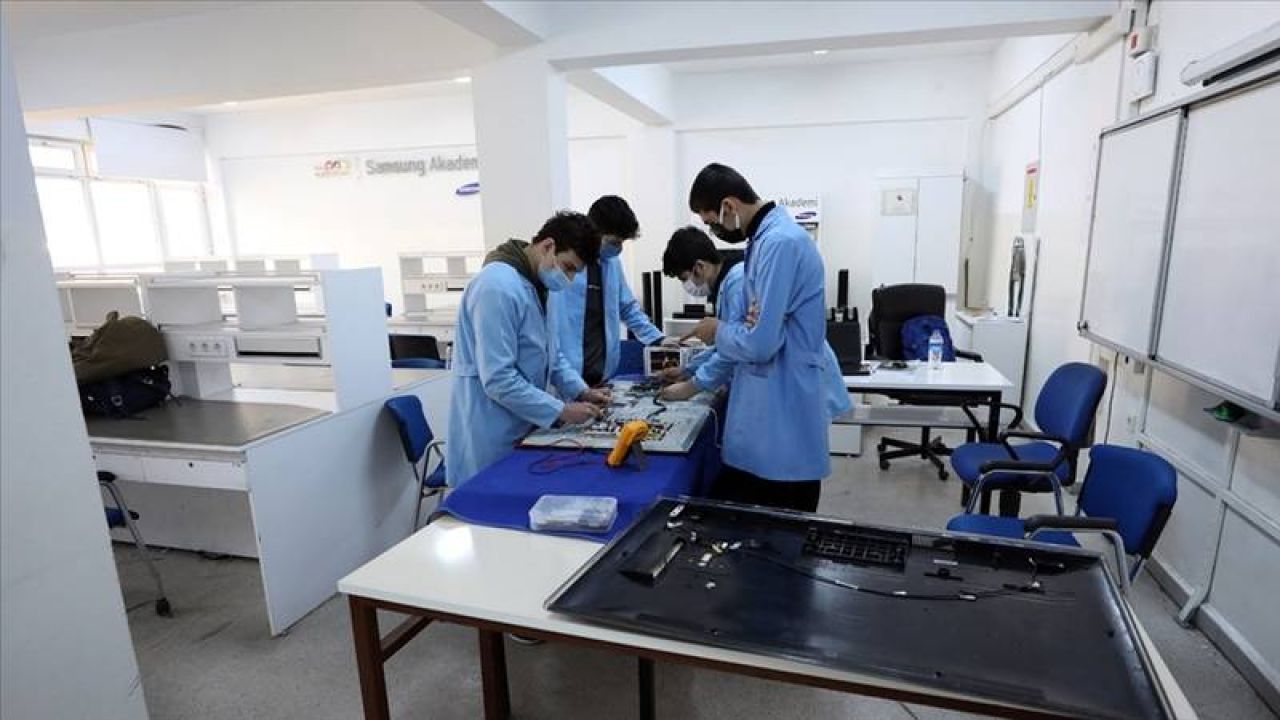 Bakan Tekin'den MESEM'lerin sürdürülebilir kalkınmadaki rolüne dair önemli açıklama